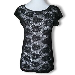 Soprano Floral Lace Top - Size Small